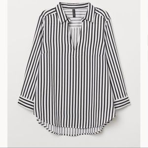 𝅺DIVIDED Women’s V-Neck Blouse Size 4